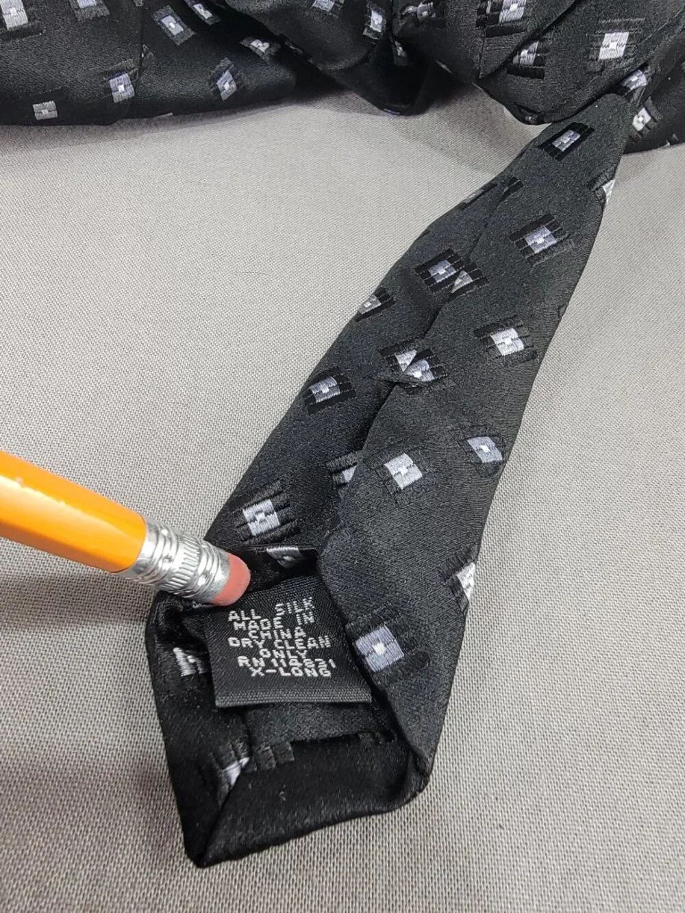 Pronto Uomo Silk Necktie Tie Mens Black Gray Geometric Diamond Square